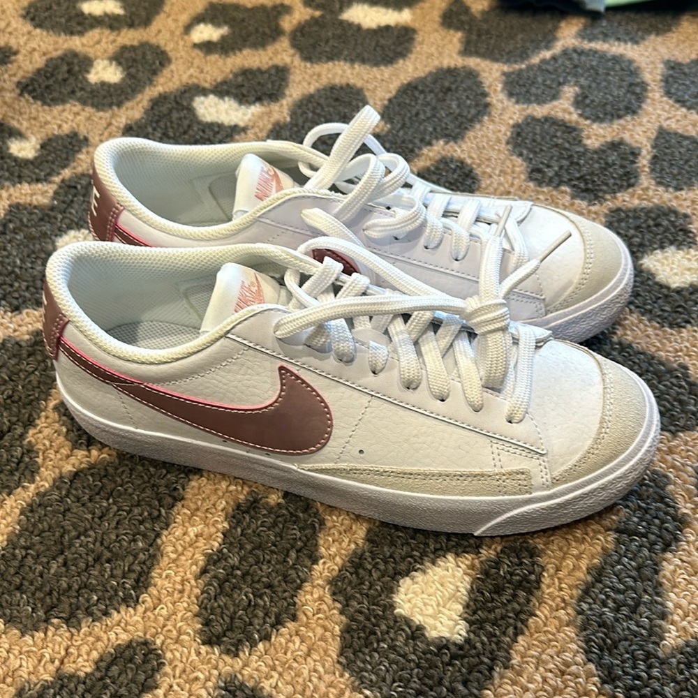 Nike Low Blazer 77 pink glaze
